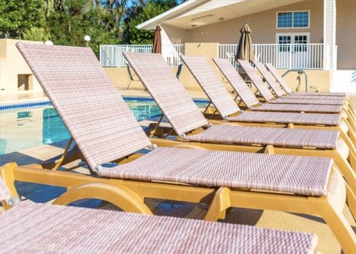 lounge-chairs